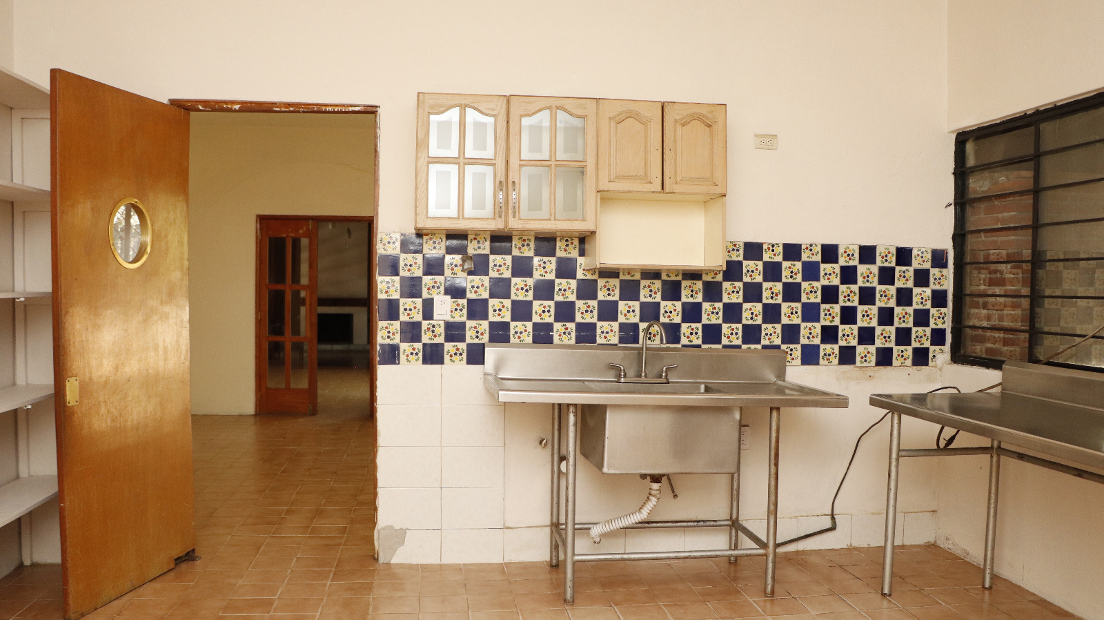 COMMERCIAL HOUSE FOR RENT IN BRENAMIEL OAXACA